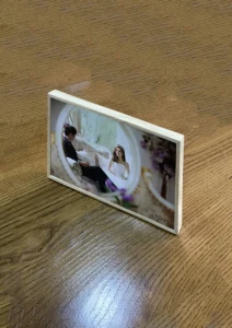 in ảnh khung gỗ sồi cao cấp đủ size lưu giữ kỷ niệm gia đình Việt